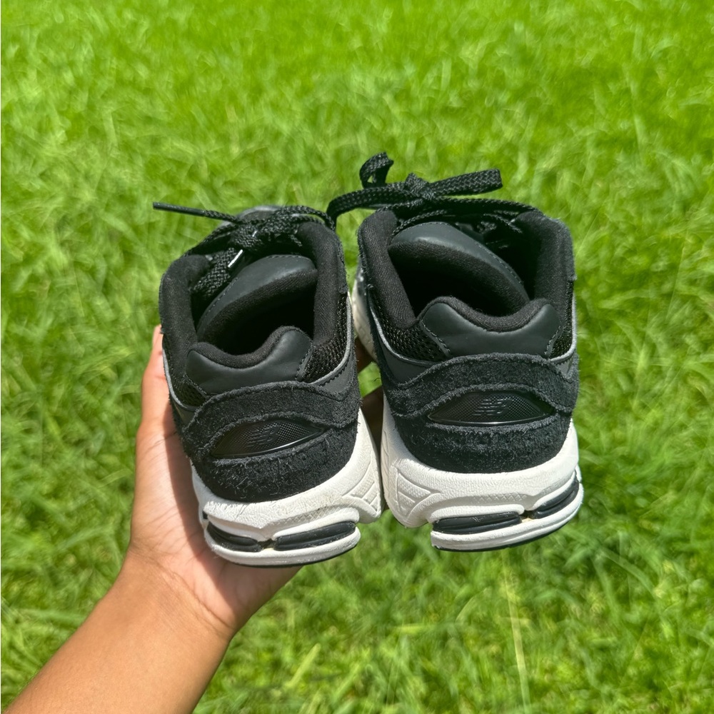 New Balance Black and White Athletic Shoes - Picture 7 of 7